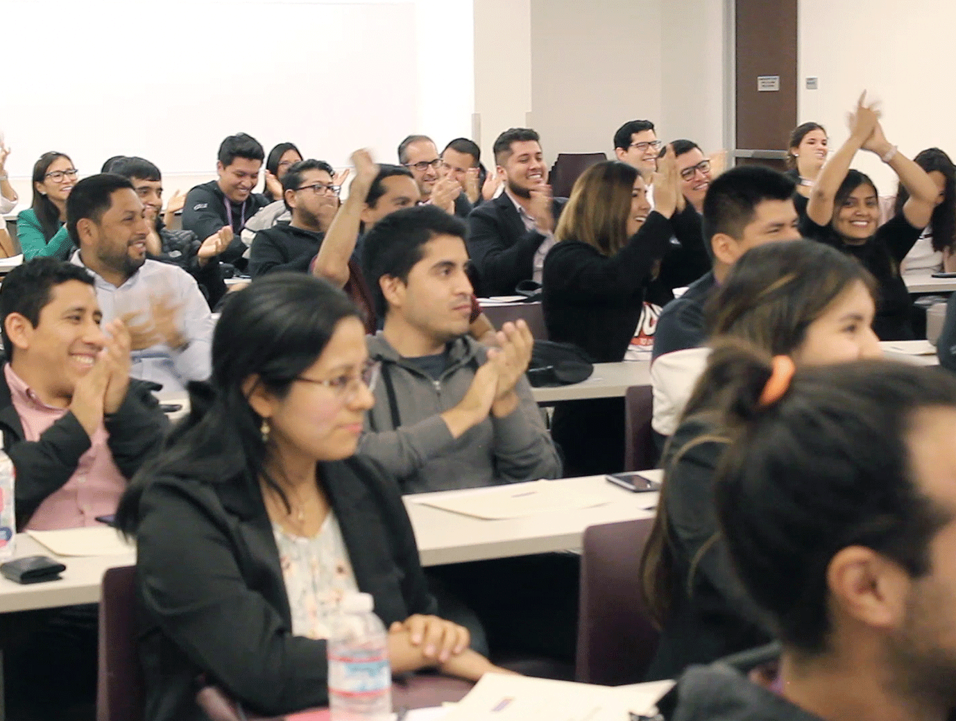 International entrepreneurship class applauds