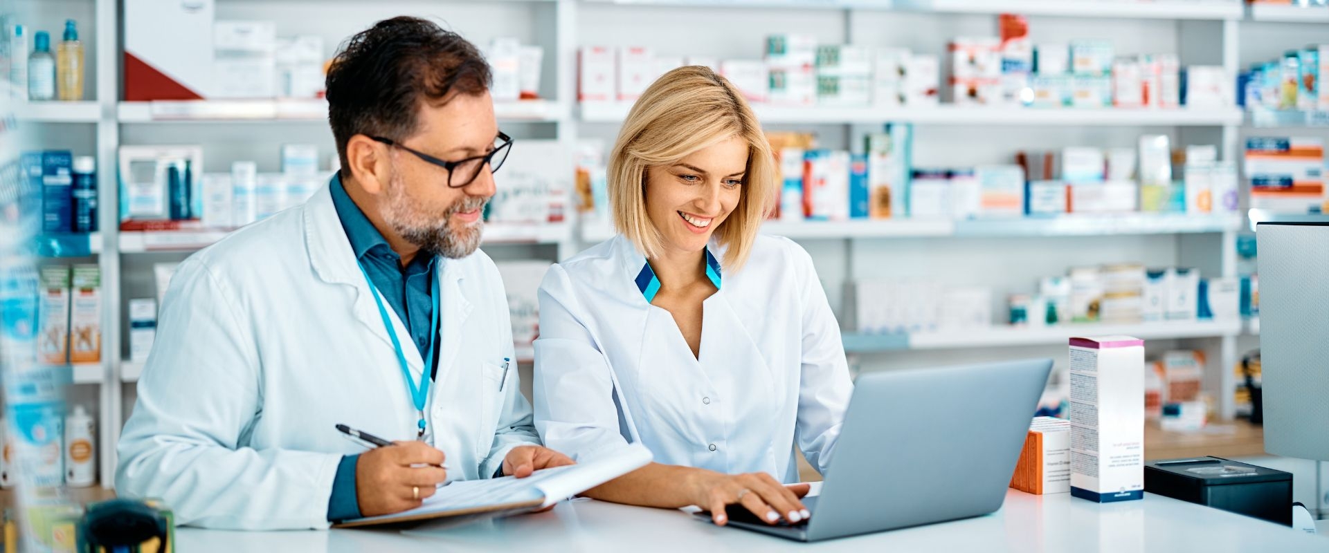 Pharmacy Technician works online with Pharmacist