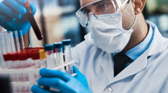 SBB working with blood in the blood bank lab